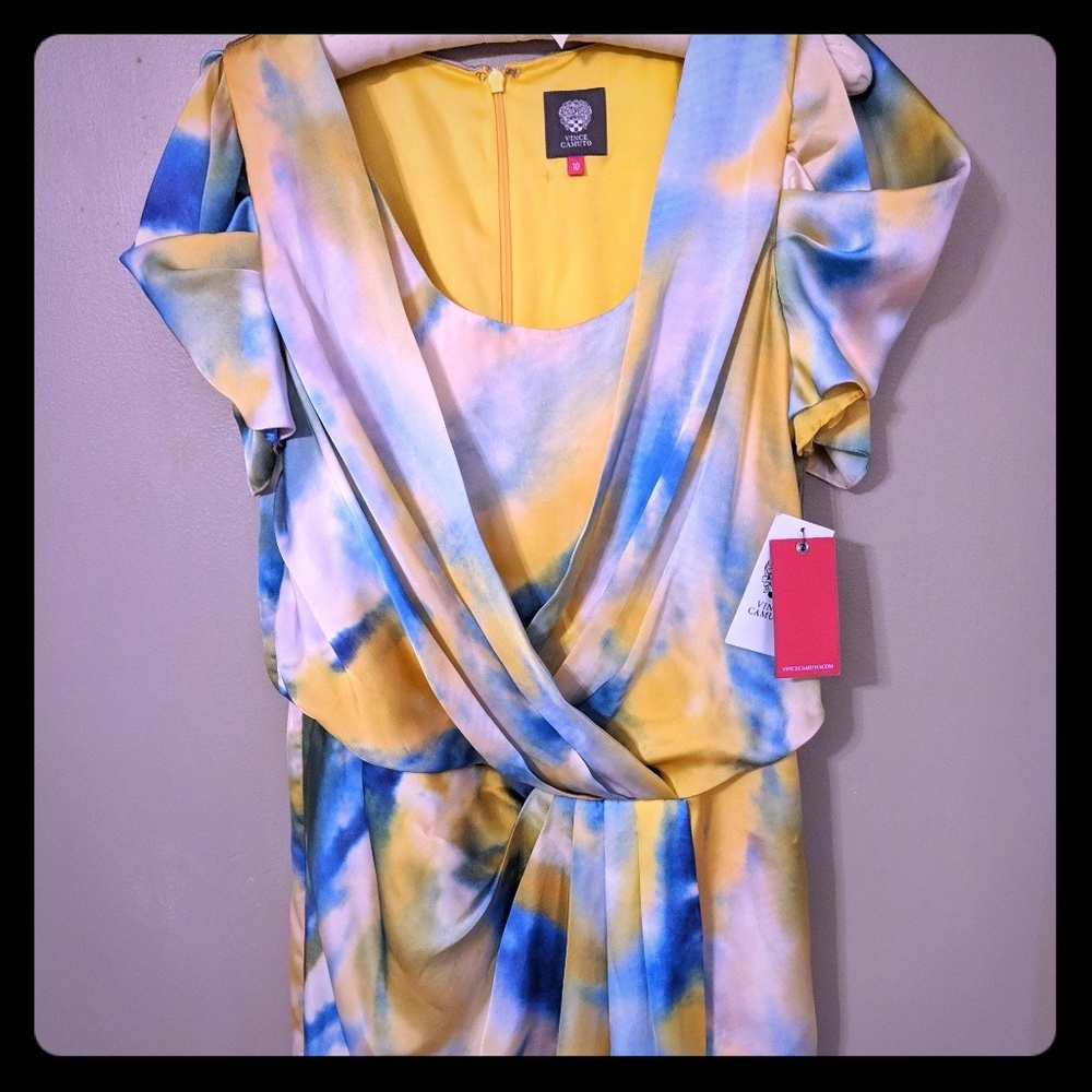 Vince Camuto peek shoulder mini dress